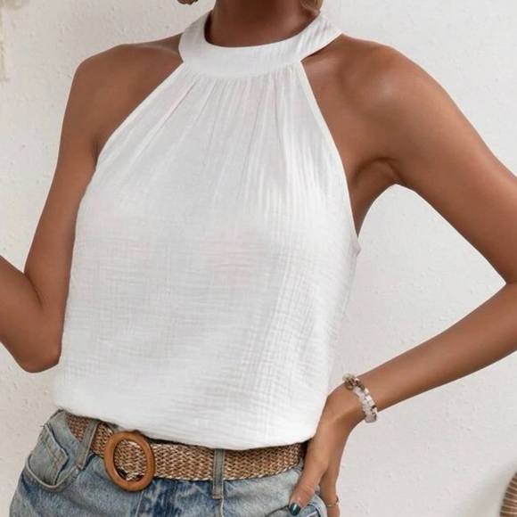 New white keyhole back halter top - Picture 2 of 6